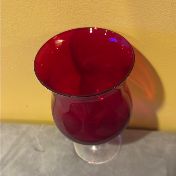 Ruby by Ebeling & Reuss Elegant Red Glass Claret Wine Goblet - Picture 3 of 3